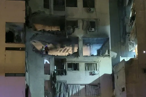Immeuble endommagé par des frappes israéliennes dans le centre de Beyrouth.