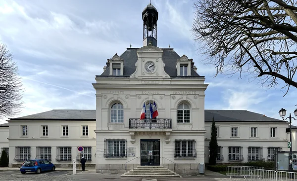 La mairie de Bry-sur-Marne, symbole de la République française.
