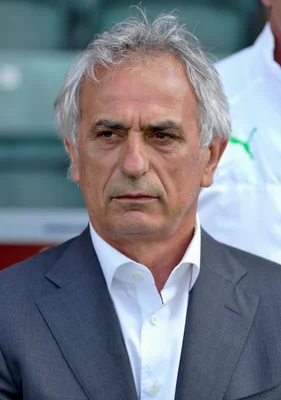 Vahid Halilhodzic, entraîneur du FC Nantes, réagissant lors d'un match.