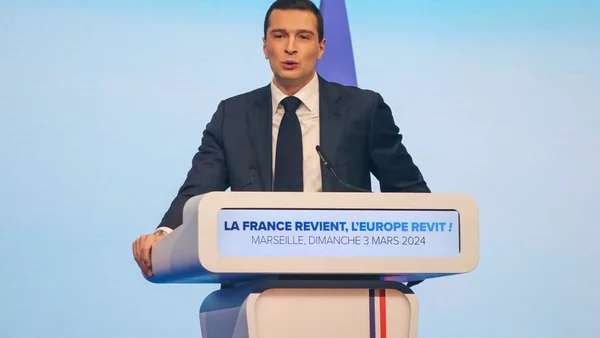 Jordan Bardella prenant la parole lors d'un meeting à Marseille, le 3 mars 2024.