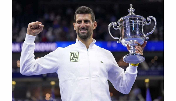 Novak Djokovic célèbre son 24e titre du Grand Chelem à l'US Open.