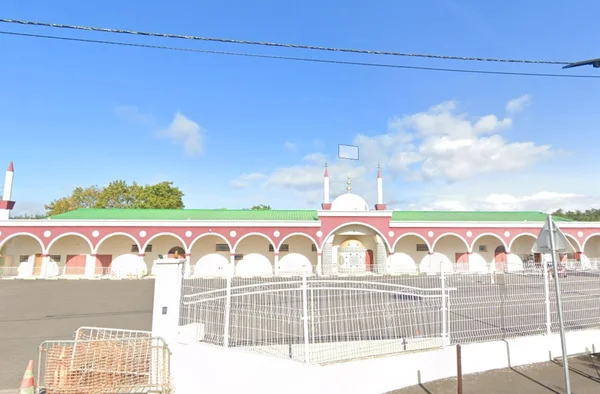 Vue extérieure de la mosquée d'Agen, cible de tags racistes et de menaces de mort.