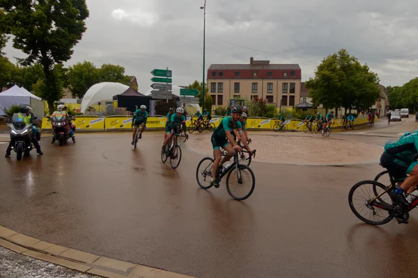 Passage des coureurs à Chaumont lors de la 8ème étape du Tour de France 2024.