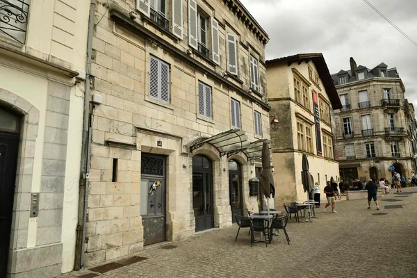 Rue du centre-ville de Bayonne, près du lieu des violences ayant conduit au décès de la victime.