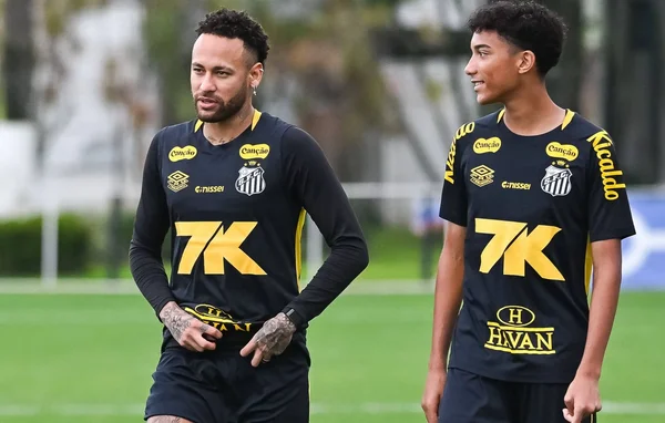 Neymar et Robinho Jr lors d'un entraînement de Santos FC.
