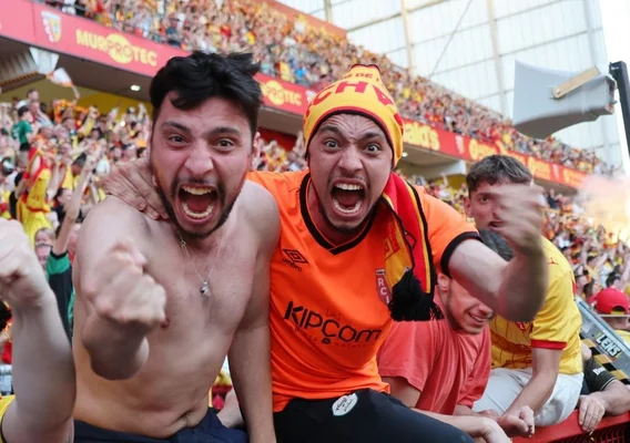 Supporters lensois en liesse après la victoire en finale de la Coupe de France.