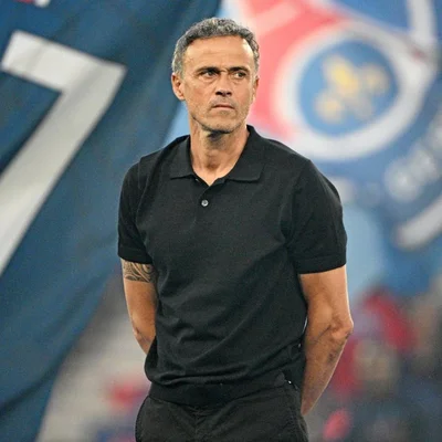 Luis Enrique lors d'une conférence de presse ou d'un événement officiel.