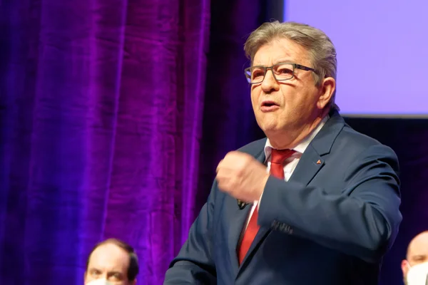 Jean-Luc Mélenchon lors d'une réunion publique à Strasbourg, le 19 janvier 2022.
