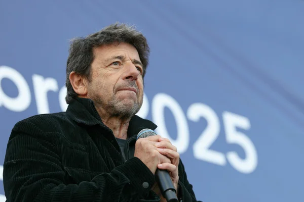 Patrick Bruel lors d'une apparition médiatique.