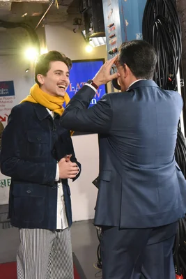 Timothée Chalamet et Stephen Colbert lors d'un entretien dans le Late Show With Stephen Colbert.
