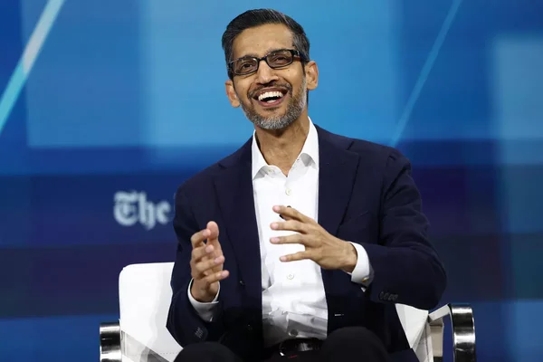 Sundar Pichai, PDG de Google, lors d'un entretien sur l'intelligence artificielle.