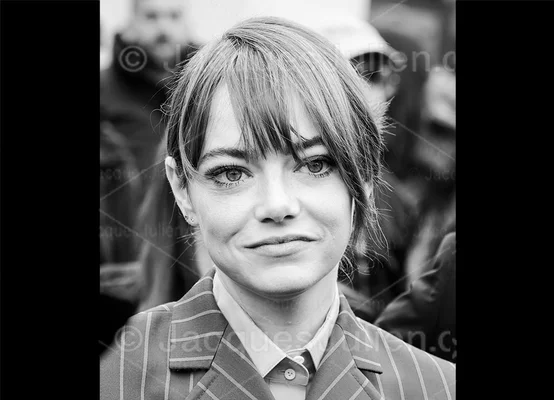 Emma Stone en portrait noir et blanc signé Jacques Julien.