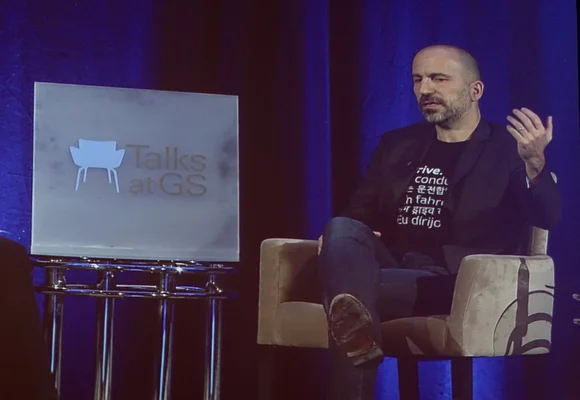 Dara Khosrowshahi, PDG d'Uber, s'exprimant lors de la conférence Goldman Sachs à San Francisco.