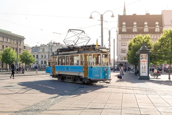 Tramway ancien dans le centre-ville de Göteborg, en Suède.
