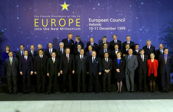 Lionel Jospin (deuxième rang) lors du Conseil européen d'Helsinki, décembre 1999.