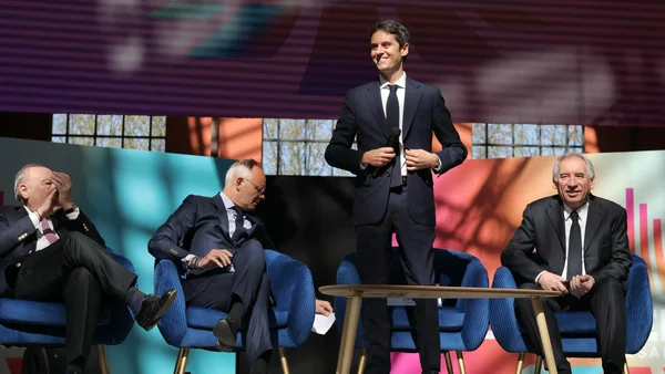 Gabriel Attal lors de son premier grand meeting de campagne pour l'élection présidentielle de 2027.