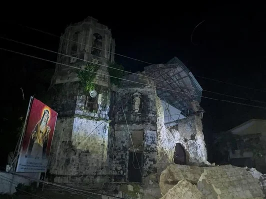 L'église Loboc à Bohol, lourdement endommagée par le séisme.