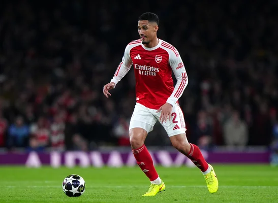William Saliba à l'entraînement avec Arsenal, avant sa blessure à la cheville.