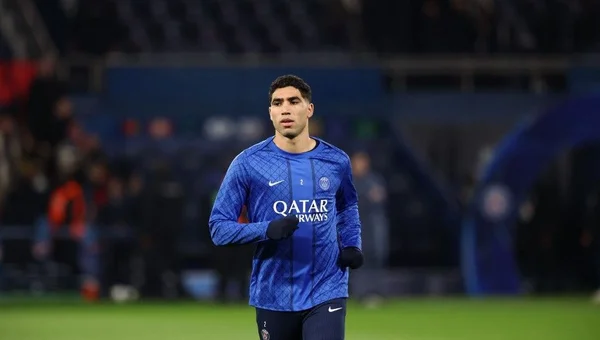 Achraf Hakimi en tenue d'entraînement du PSG.
