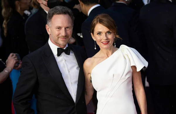 Geri Halliwell et son mari Christian Horner sur un tapis rouge.