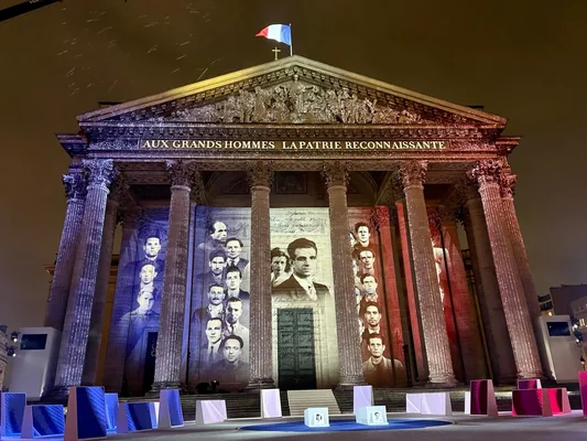 Projection sur le Panthéon pour l'entrée de Missak et Mélinée Manouchian.