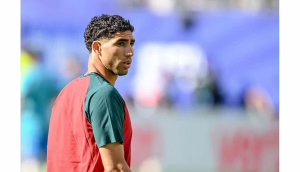 Achraf Hakimi, footballeur marocain du PSG, lors d'un entraînement.