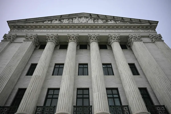Le bâtiment de la Cour suprême des États-Unis, symbole de l'institution qui a annulé les limites aux dépenses de campagne.