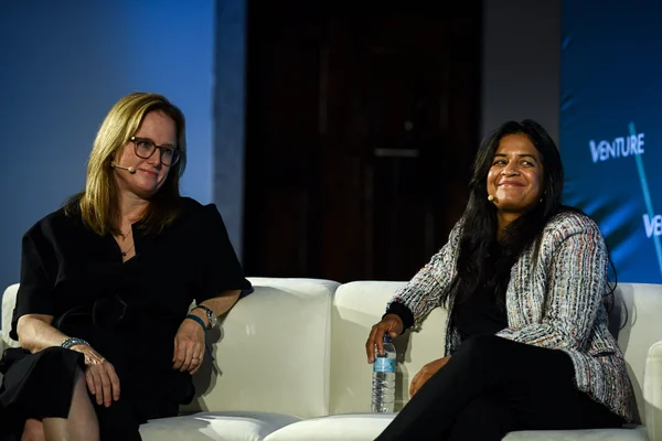 Reshma Sohoni (Seedcamp) échange avec Gillian Munson (Union Square Ventures) lors du Web Summit 2019 à Lisbonne.
