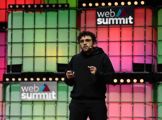 Tarek Mansour, cofondateur de Kalshi, lors du Web Summit 2021 à Lisbonne.