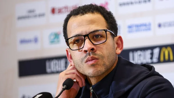 Liam Rosenior, ciblé par le Paris FC pour la succession de Kombouaré.