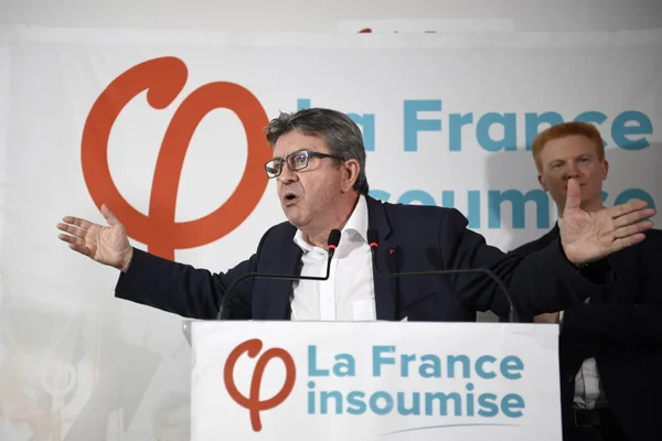 Jean-Luc Mélenchon prenant la parole lors d'un meeting de La France insoumise.