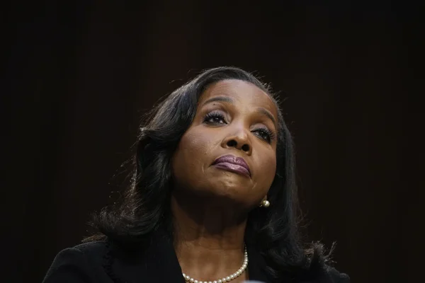 Lisa Cook, gouverneure de la Fed, en plan rapproché.