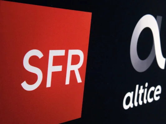 Logos de SFR et d'Altice, partenaires dans l'accord de rachat de SFR par Orange, Free et Bouygues Telecom.