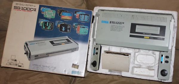 Fichier:Sega SG-1000 II.JPG — Wikipédia