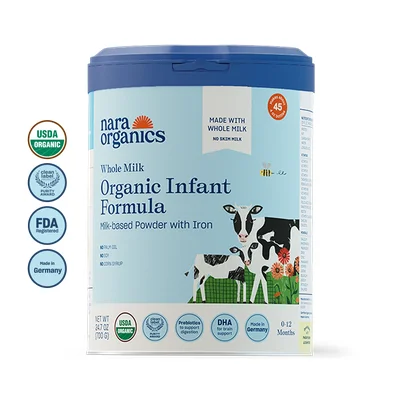 Boîte de lait maternisé Nara Organics avec certifications affichées.