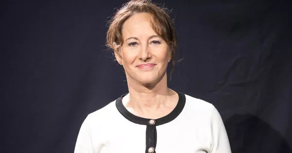 Ségolène Royal, ancienne ministre, en portrait sur fond sombre.
