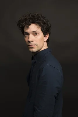 Portrait studio de Pierre Ducrozet.