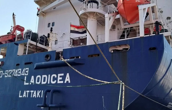Le cargo 'LAODICEA' battant pavillon syrien, amarré à Tripoli.