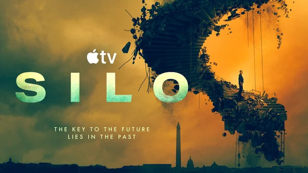 Affiche promotionnelle de la saison 3 de Silo sur Apple TV+, avec un escalier en colimaçon suspendu dans un ciel orange au-dessus de Washington D.C.
