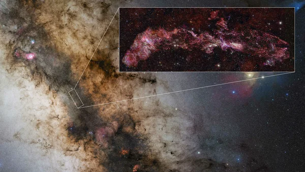Vue large du cœur de la Voie lactée réalisée par ALMA, avec un zoom sur une région de formation d'étoiles.