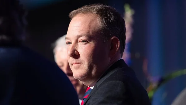 Portrait d'un responsable de l'EPA, l'agence américaine de protection de l'environnement, lors d'une annonce sur le climat.