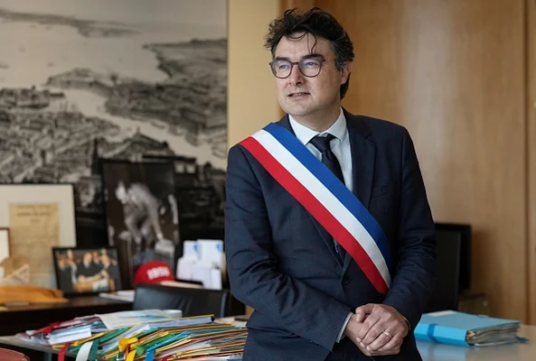 Le maire de Brest, François Cuillandre, dans son bureau, après l'approbation de la création d'une police municipale.