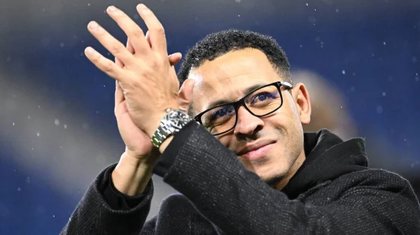 Liam Rosenior annonçant son départ de Strasbourg.