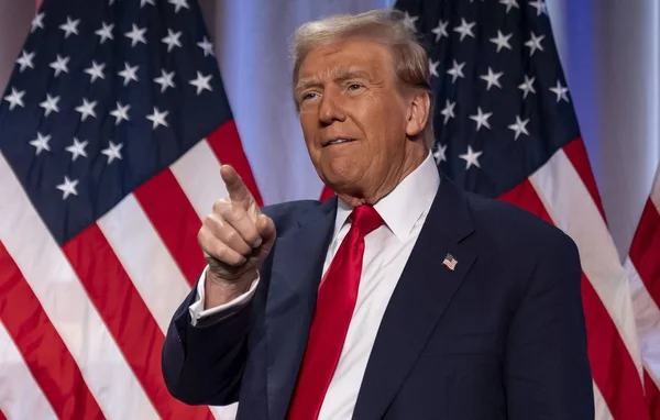 Donald Trump, qui a ordonné la suppression du site climate.gov, lors d'une prise de parole officielle.