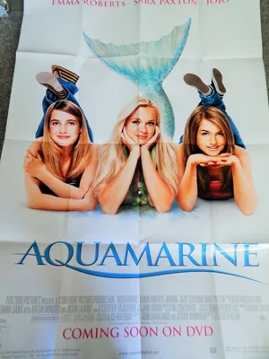Affiche promotionnelle du film Aquamarine avec Emma Roberts, Sara Paxton et Joanna 'JoJo' Levesque.
