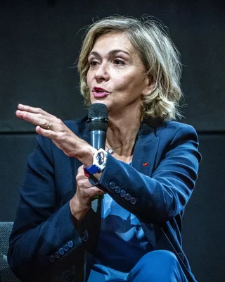 Valérie Pécresse, présidente de la région Île-de-France, s'adressant à une assemblée.