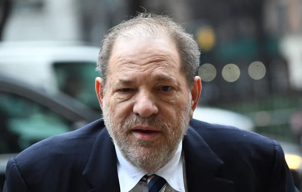 Harvey Weinstein photographié à l'extérieur du tribunal de Los Angeles.