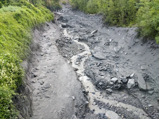 Illustration du lit du torrent du Claret à Saint-Julien-Montdenis après une lave torrentielle importante le 1er juillet 2019.