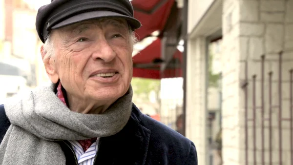 Edgar Morin sur le tournage de 'Edgar Morin, Chronique d'un regard'.