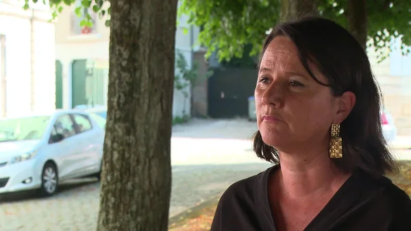 Johanna Rolland, maire de Nantes, s'exprime sur les fusillades.